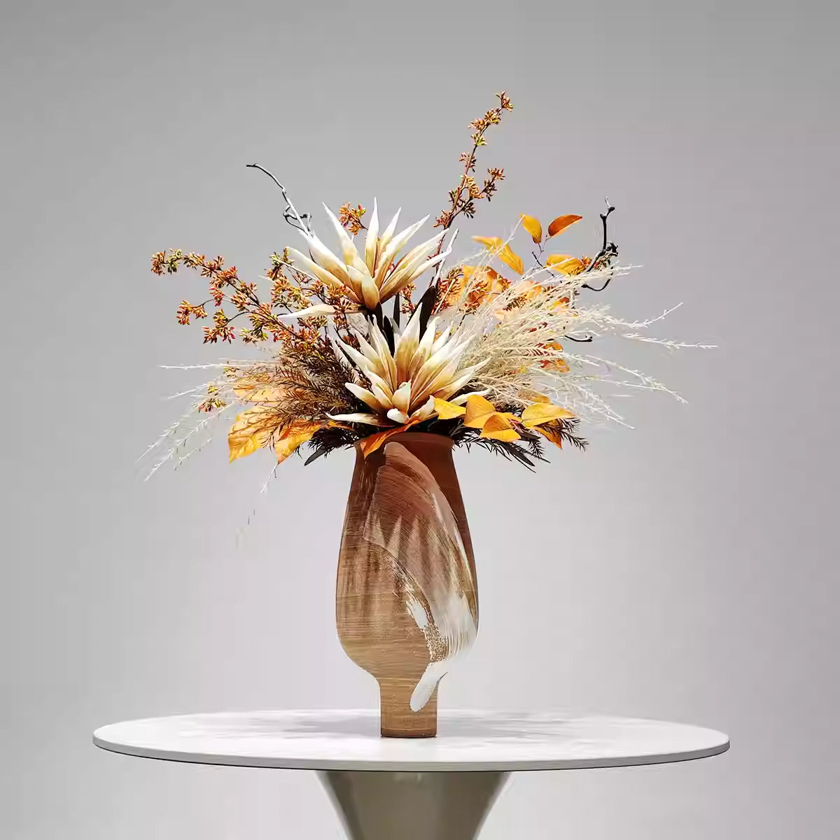 Soft-decor Dining Table Setting Sample Room Light-luxury Minimalist Home Decor Pieces